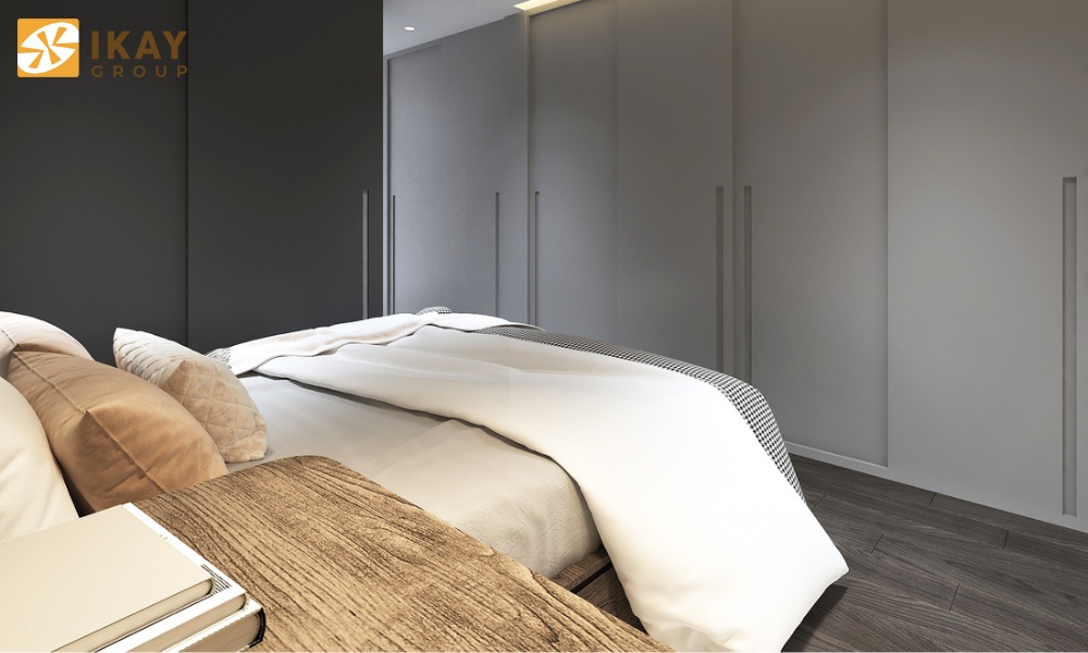 Phòng ngủ master rộng rãi với tông màu thống nhất với màu ngoại thất