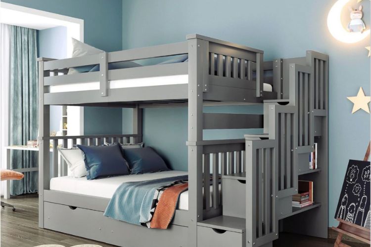 Thiết kế giường tầng bé trai với gam màu xám và trắng, tạo không gian đầy năng lượng  